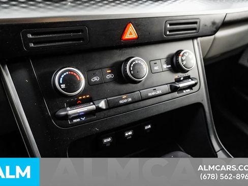 Used 2024 Kia Carnival LX image 38