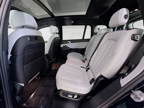 Certified 2023 BMW X7 xDrive40i w/ Premium Package image 26