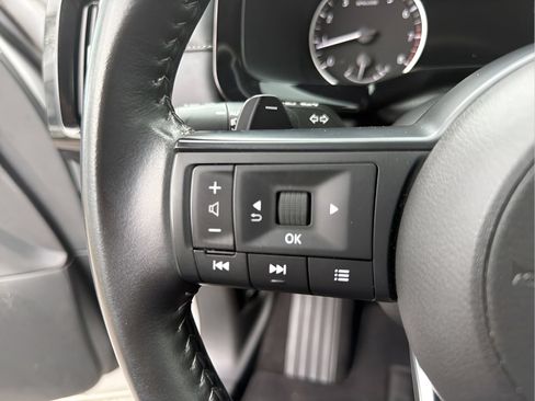 Used 2024 Nissan Pathfinder SV FWD image 31