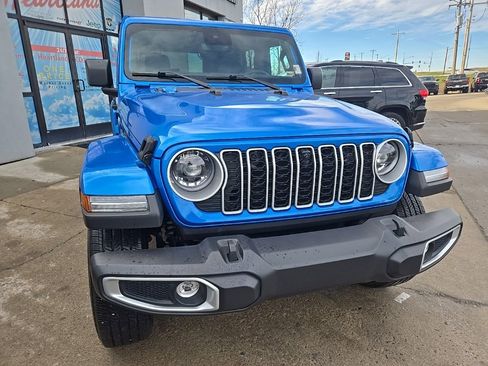 Used 2024 Jeep Wrangler Sahara w/ Technology Group image 14