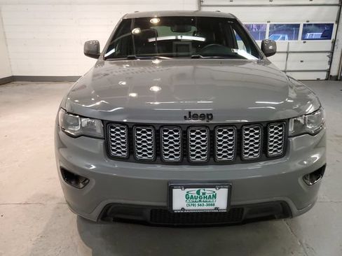 Used 2019 Jeep Grand Cherokee Altitude AWD/4WD image 9