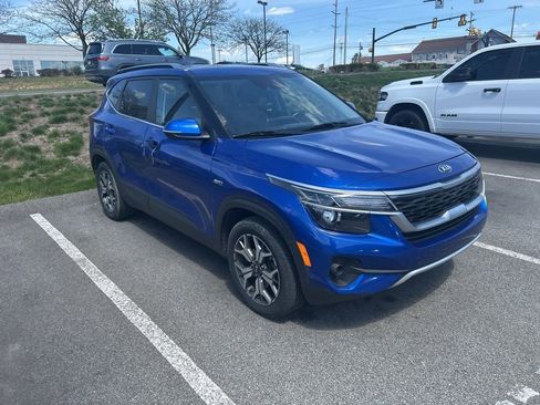 Used 2021 Kia Seltos EX image 1