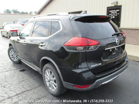Used 2017 Nissan Rogue SV w/ SV Premium Package FWD image 5