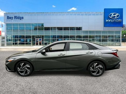 Used 2024 Hyundai Elantra Limited FWD image 8