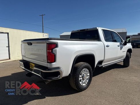Used 2024 Chevrolet Silverado 2500 LTZ w/ LTZ Convenience Package AWD/4WD image 5