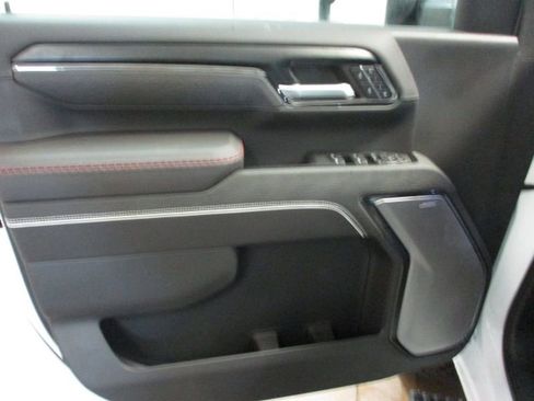 Used 2024 GMC Sierra 2500 AT4X AWD/4WD image 16