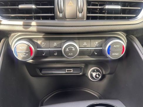 New 2025 Alfa Romeo Giulia AWD w/ Driving Assist Package image 17