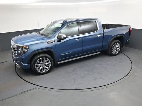 Used 2025 GMC Sierra 1500 Denali w/ Denali Reserve Package AWD/4WD image 28