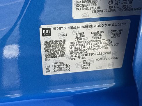 Used 2025 Chevrolet Silverado 1500 ZR2 w/ Technology Package image 35