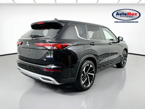 Used 2024 Mitsubishi Outlander SE AWD/4WD image 2