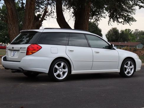 Used 2007 Subaru Legacy Wagon AWD/4WD image 5