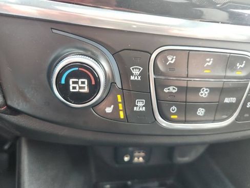 Used 2022 Chevrolet Traverse RS AWD/4WD image 10