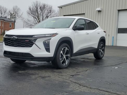 Used 2024 Chevrolet Trax RS image 3