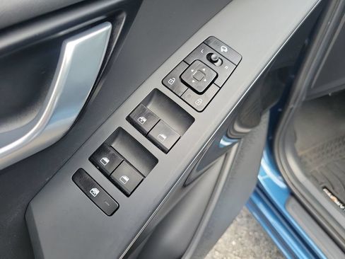Used 2023 Kia Niro EX Touring FWD image 18
