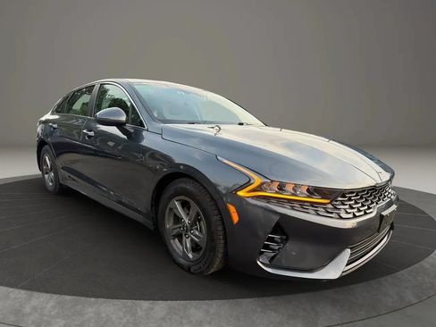 Used 2022 Kia K5 LXS FWD image 3
