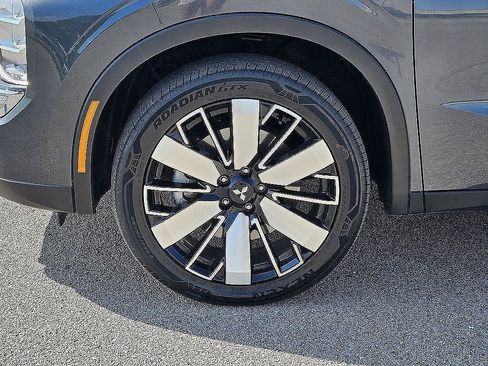 Used 2025 Mitsubishi Outlander SE AWD/4WD image 9