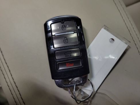 Used 2017 Kia Cadenza Premium FWD image 19