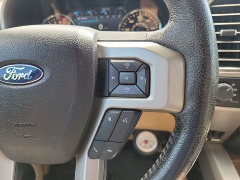 Used 2015 Ford F150 Lariat AWD/4WD image 15