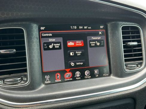 Used 2016 Dodge Charger SXT RWD image 29