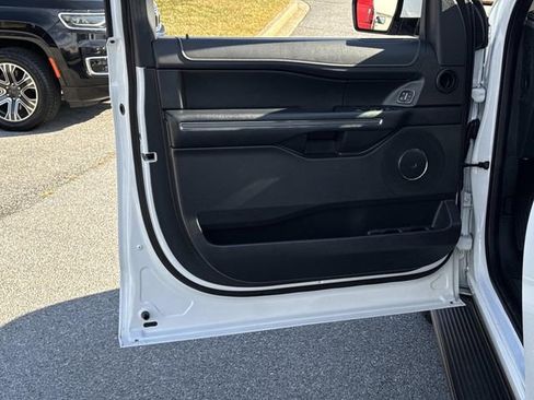 Used 2024 Ford Expedition XLT image 14