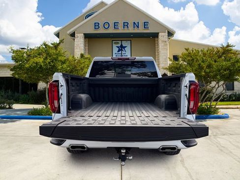 Used 2024 GMC Sierra 1500 AT4 w/ Technology Package AWD/4WD image 6