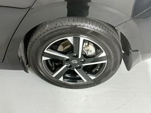 Certified 2025 Nissan Sentra SV FWD image 29