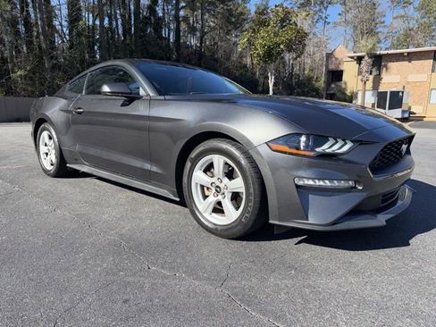 Used 2018 Ford Mustang Coupe image 5