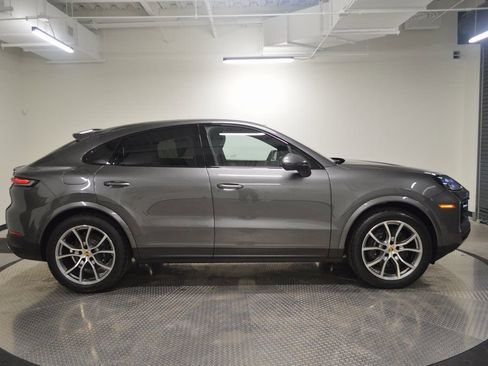 Certified 2024 Porsche Cayenne Coupe AWD/4WD image 8