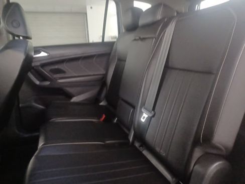 Used 2023 Volkswagen Tiguan SE FWD image 11