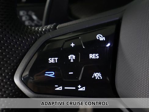 Used 2024 Volkswagen Golf R AWD/4WD image 5