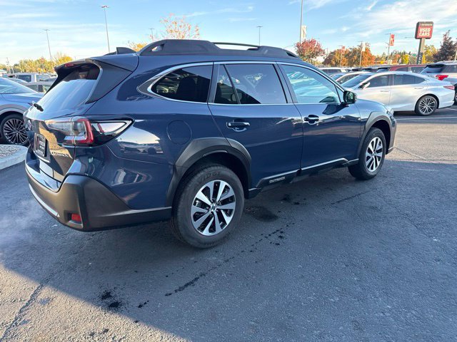 Used 2025 Subaru Outback Premium AWD/4WD image 6