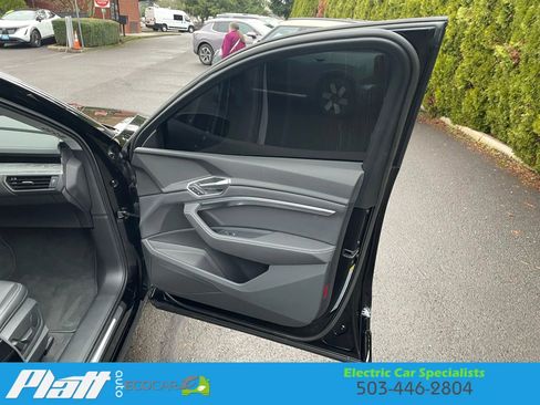 Used 2021 Audi e-tron Premium image 47