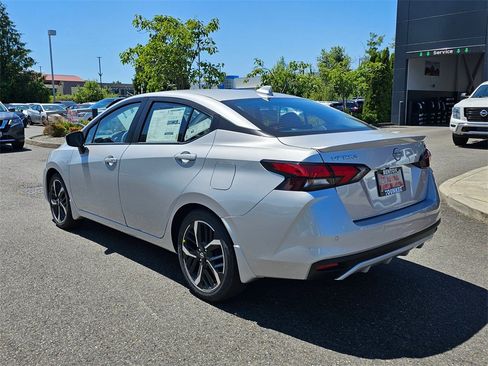 New 2025 Nissan Versa SR w/ Trunk Package image 4
