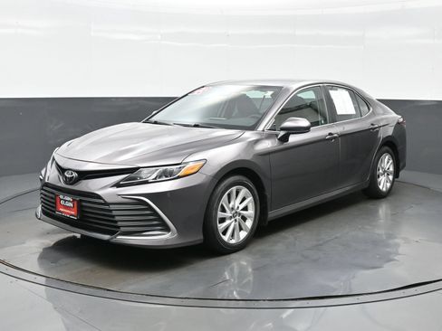 Used 2023 Toyota Camry LE w/ Protection Package (Q2) (TMS) FWD image 2
