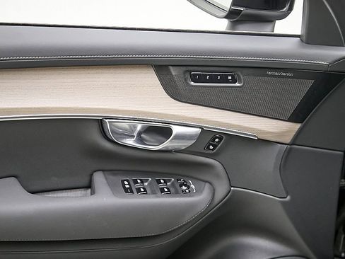 New 2026 Volvo XC90 B6 Plus w/ Protection Package Premier image 11