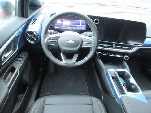 New 2026 Chevrolet Equinox EV LT image 14