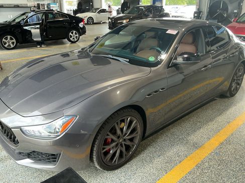 Used 2020 Maserati Ghibli RWD image 1