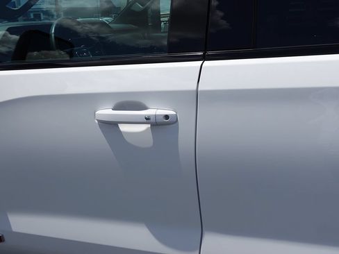 Used 2024 GMC Sierra 1500 AT4 w/ Technology Package AWD/4WD image 17