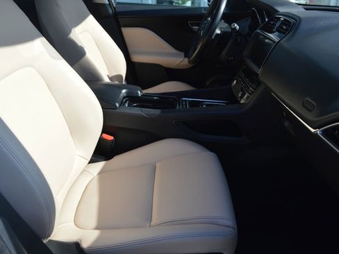 Used 2020 Jaguar F-PACE Premium image 20