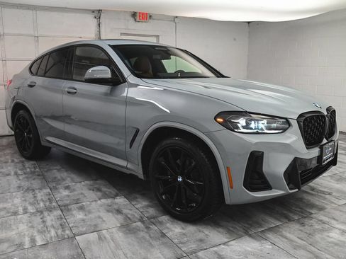 Used 2024 BMW X4 xDrive30i w/ Premium Package AWD/4WD image 3