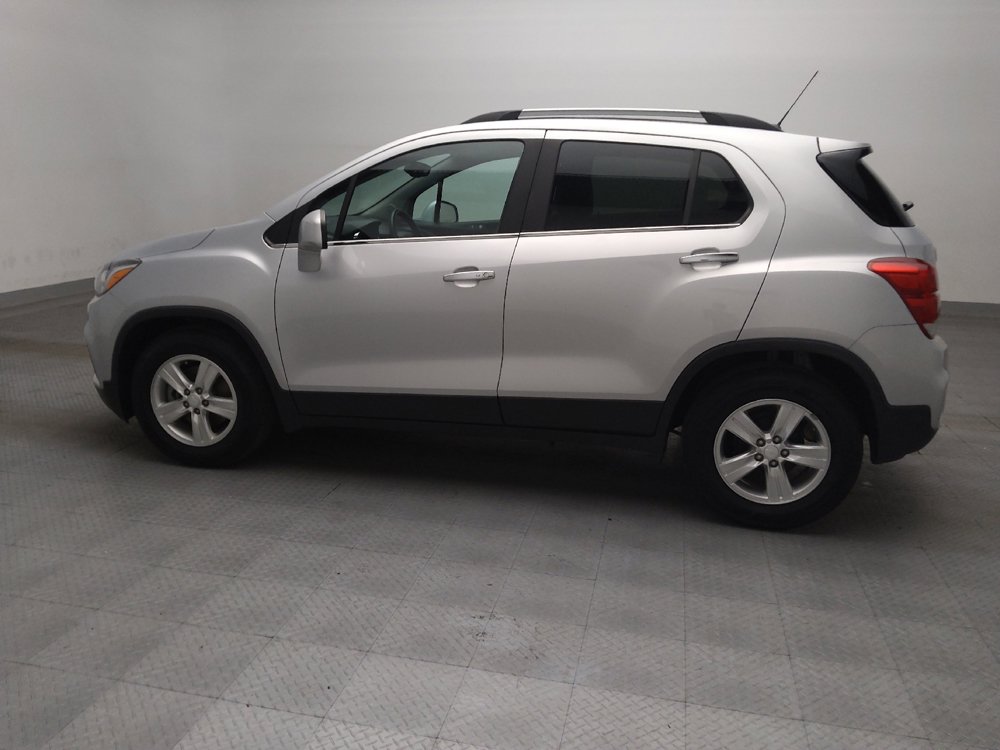 Used 2020 Chevrolet Trax LT w/ LT Convenience Package FWD image 3