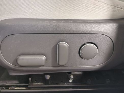 Used 2025 Hyundai Kona SEL FWD image 22