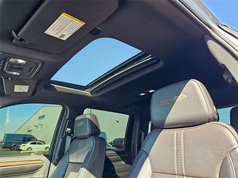 Used 2024 Chevrolet Silverado 3500 High Country w/ High Country Premium Package image 29