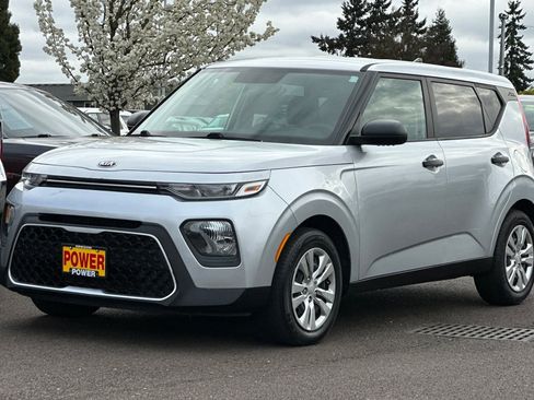Used 2020 Kia Soul LX image 8
