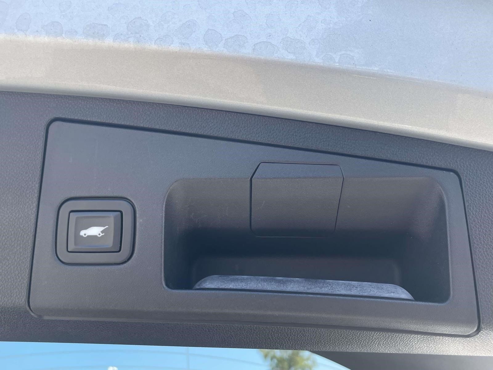 Used 2019 Cadillac XT4 Sport FWD image 9