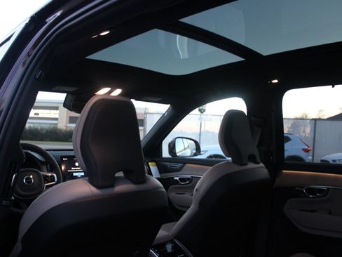 New 2026 Volvo XC90 T8 Ultra w/ Protection Package Premier AWD/4WD image 31