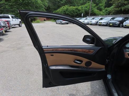 Used 2010 BMW 528i Sedan RWD image 13