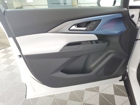 New 2026 Chevrolet Equinox EV LT image 26