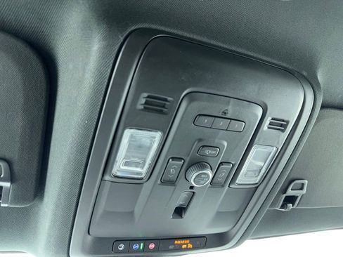 Used 2024 Chevrolet Tahoe Premier image 34