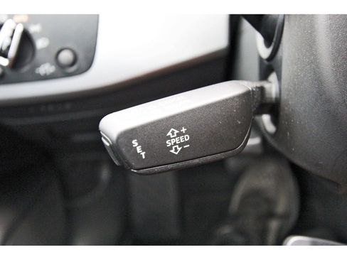 Used 2017 Audi A4 2.0T Premium image 18